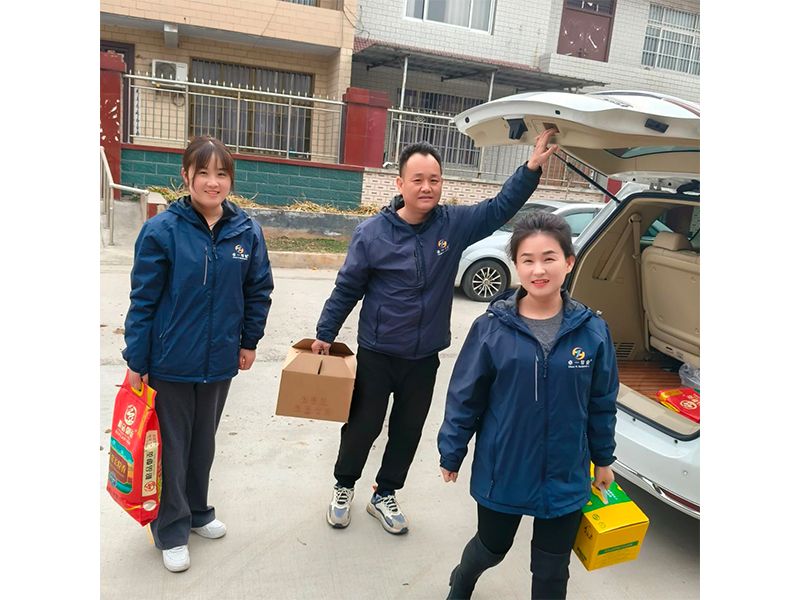 卓一牧業(yè) | 黨支部慰問(wèn)送溫暖，情系困難家庭暖人心